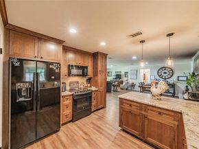 1806  Hilltop Lane , Pantego Texas 76013