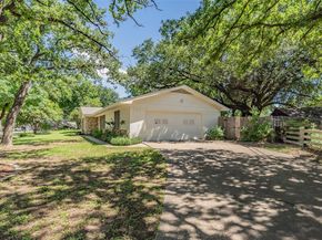 1806  Hilltop Lane , Pantego Texas 76013