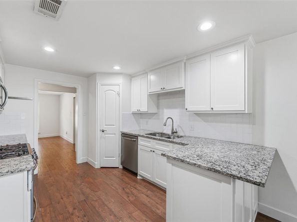 1404  Creekford Drive , Arlington Texas 76012