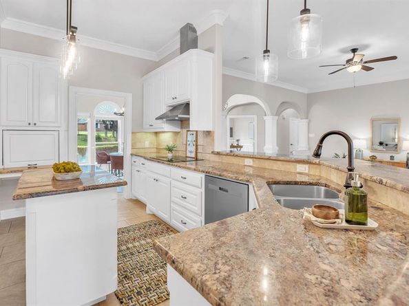 137  Oakwood Court , Lakeside Texas 76135