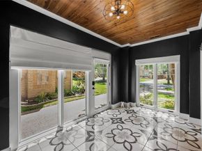 5621  Mccommas Boulevard , Dallas Texas 75206
