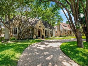 5621  Mccommas Boulevard , Dallas Texas 75206