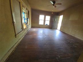 2610  Brandon Street , Dallas Texas 75211
