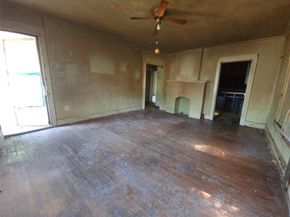 2610  Brandon Street , Dallas Texas 75211