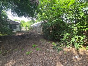 2610  Brandon Street , Dallas Texas 75211