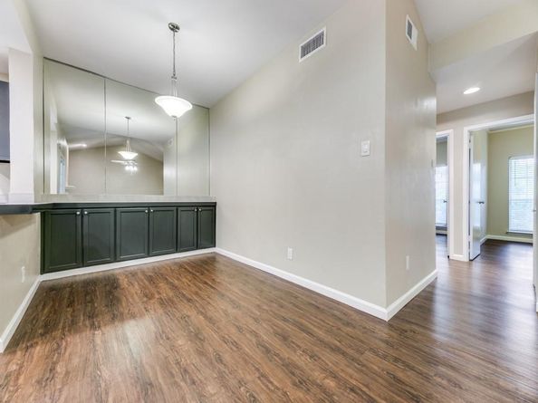 8601  Park Lane  221, Dallas Texas 75231