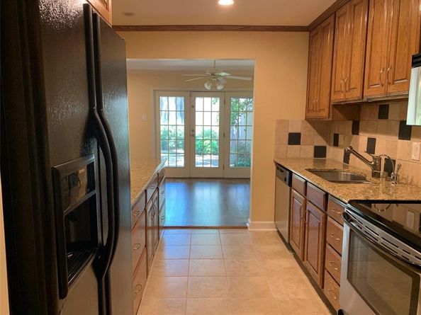 6949  Helsem Way  131, Dallas Texas 75230