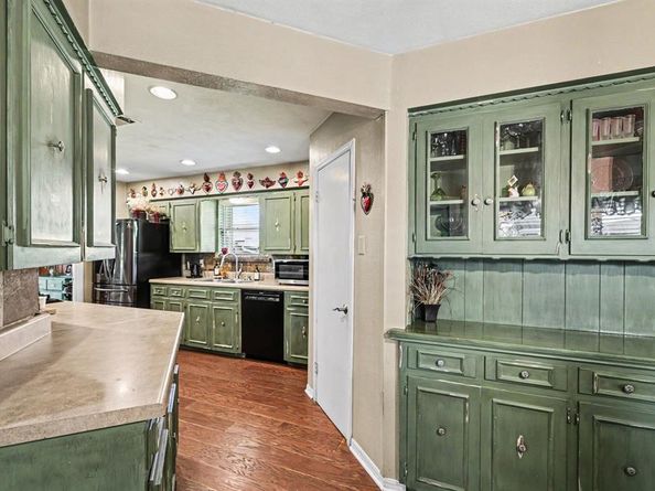 7441  Whispering Pines Drive , Dallas Texas 75248