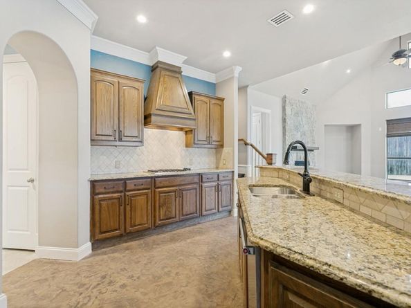 4304  Tree House Lane , Corinth Texas 76208