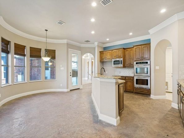 4304  Tree House Lane , Corinth Texas 76208