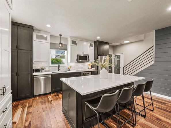 4208  Country Hill Road , Fort Worth Texas 76140