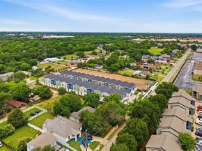 2925  Spruce Valley Lane  306, Dallas Texas 75233