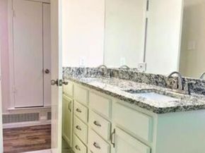 2536  Rutherford  , Irving Texas 75062