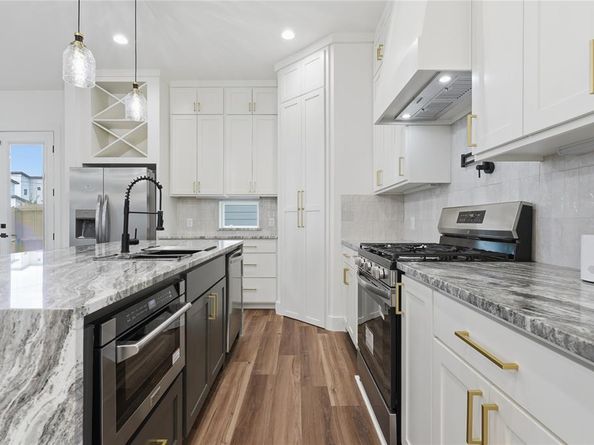 6200  Carlton Garrett Street , Dallas Texas 75215