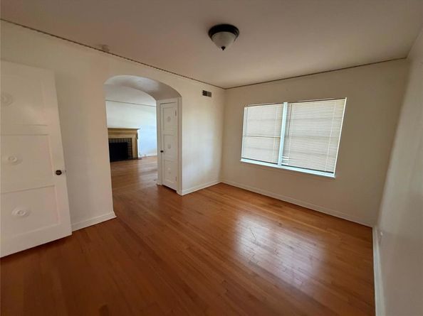 5332  Glenwick Lane , Dallas Texas 75209