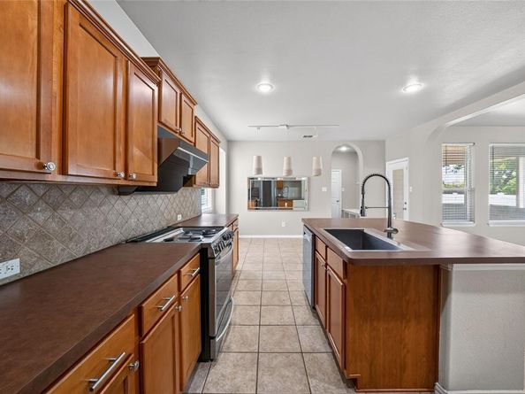 1833  Forsythe Drive , Savannah Texas 76227
