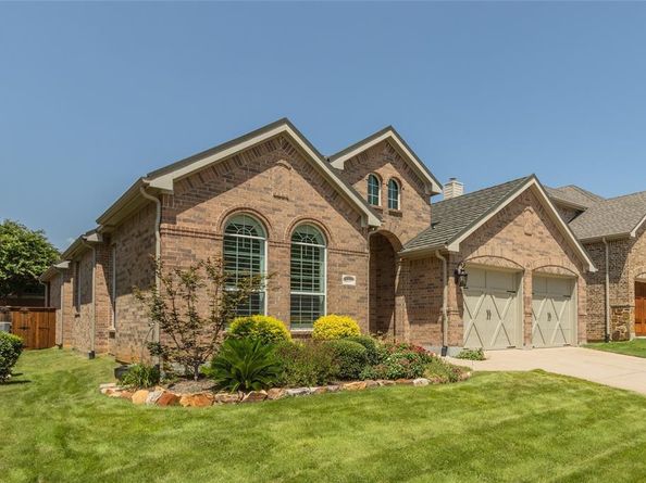 1237  Burnett Drive , Lantana Texas 76226