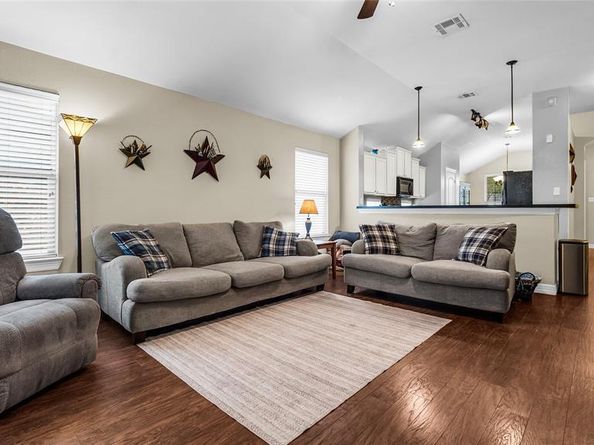 325  Redhead Drive , Little Elm Texas 75068