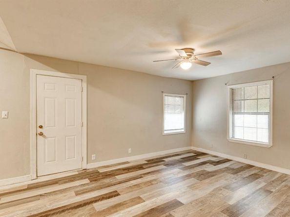 1657  Cottonwood Street , Grand Prairie Texas 75050