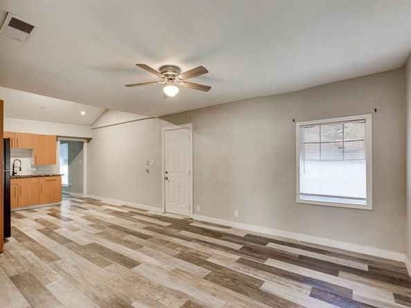 1657  Cottonwood Street , Grand Prairie Texas 75050