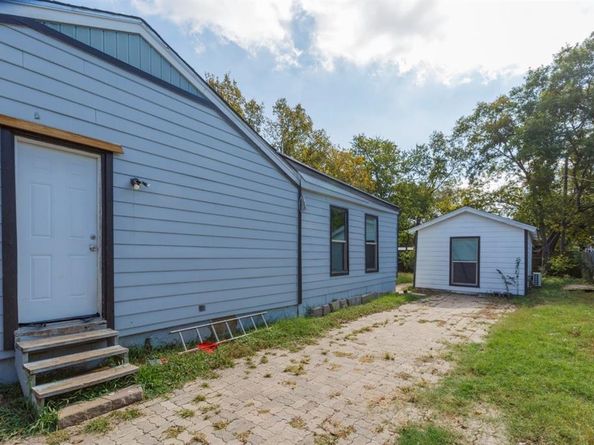 1657  Cottonwood Street , Grand Prairie Texas 75050