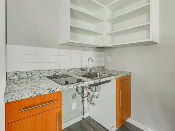 1657  Cottonwood Street , Grand Prairie Texas 75050