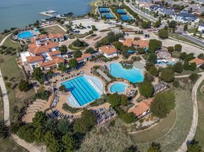 1101  Blue Bill Lane , Arlington Texas 76005