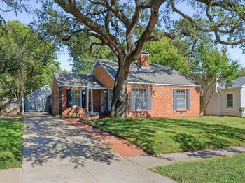 4232  Pershing Avenue 