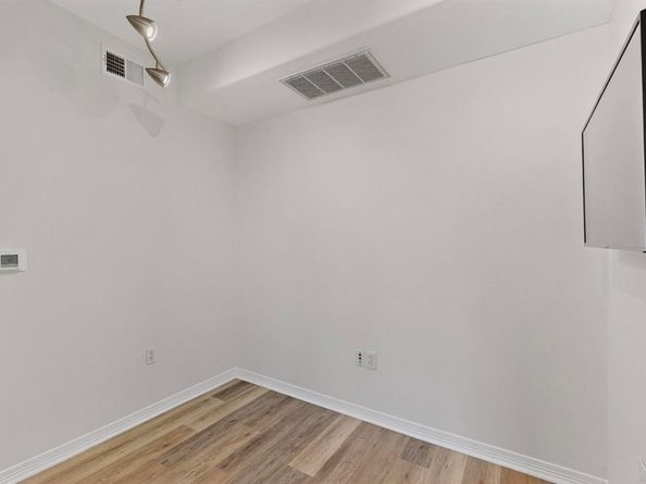 330  Las Colinas Boulevard E 418, Irving Texas 75039