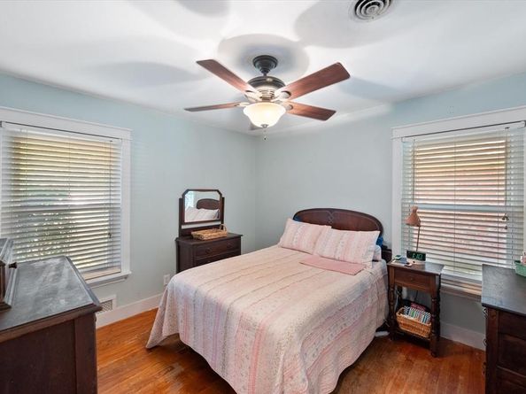 1407  Bluebonnet Trail , Arlington Texas 76013