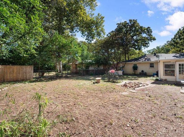 1407  Bluebonnet Trail , Arlington Texas 76013