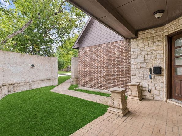 5200  Longview Street , Dallas Texas 75206