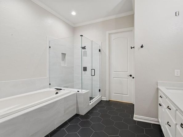 5200  Longview Street , Dallas Texas 75206