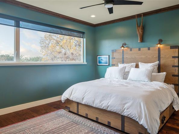 4610  Steel Street , Dallas Texas 75219