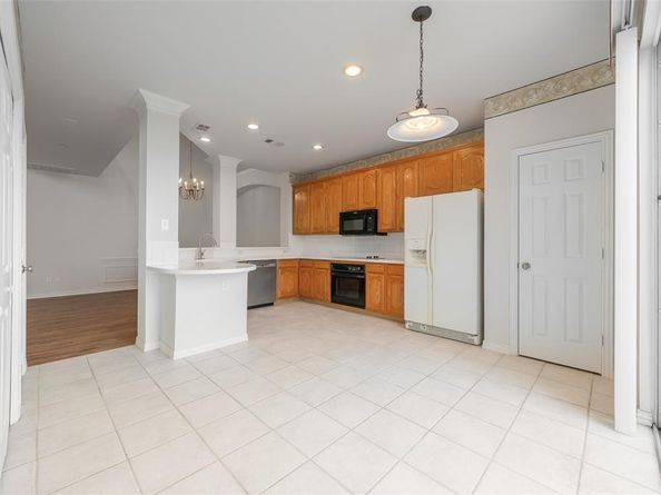 511  Poplar Lane , Irving Texas 75063