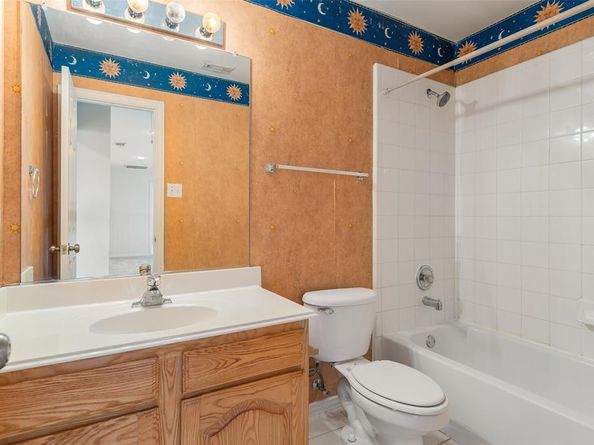 511  Poplar Lane , Irving Texas 75063