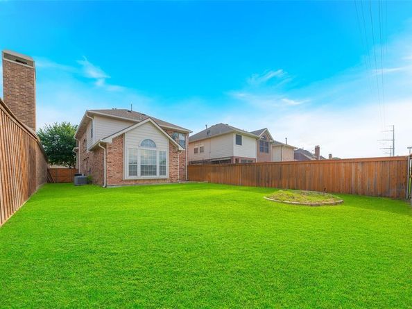 511  Poplar Lane , Irving Texas 75063