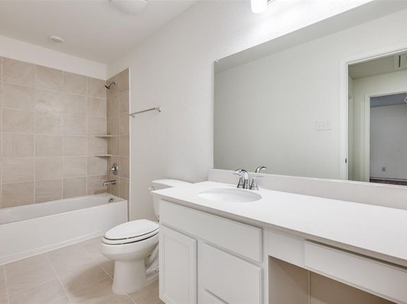 2704  Goldfinch Drive , Denton Texas 76205