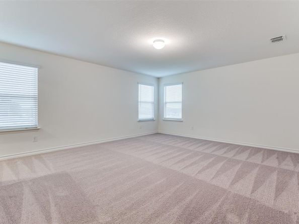 2704  Goldfinch Drive , Denton Texas 76205