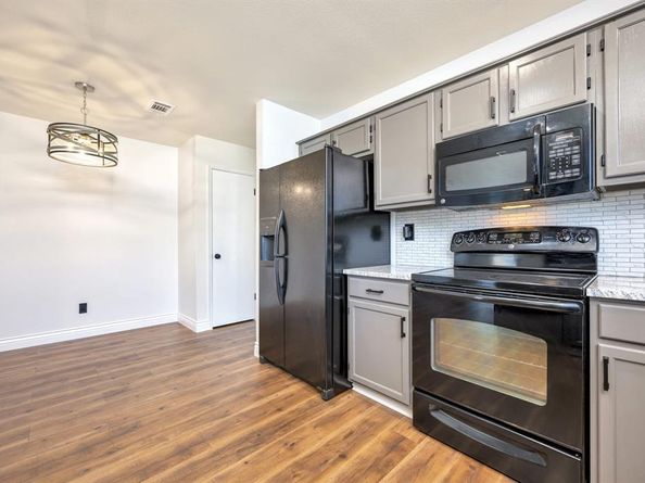 7012  Bentley Avenue , Fort Worth Texas 76137