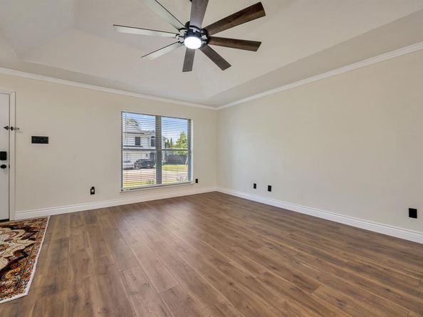 7012  Bentley Avenue , Fort Worth Texas 76137