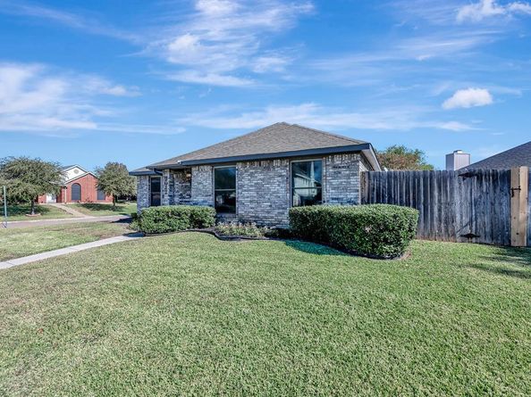 7012  Bentley Avenue , Fort Worth Texas 76137