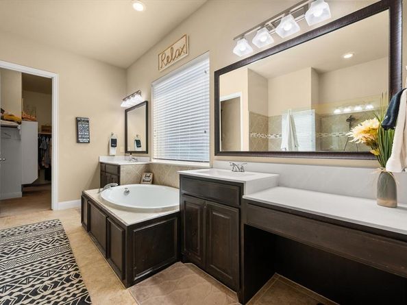 6532  Prairie Flower Trail , Dallas Texas 75227