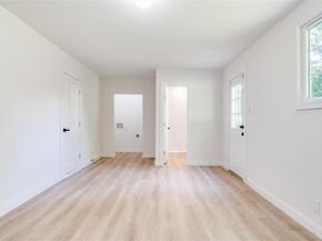118 W Wanda Drive , Garland Texas 75040