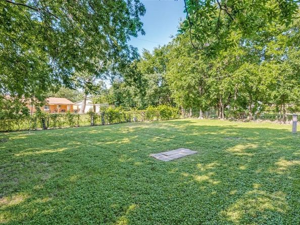 118 W Wanda Drive , Garland Texas 75040