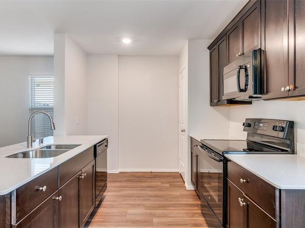 9287  Summerlee Street , Dallas Texas 75227