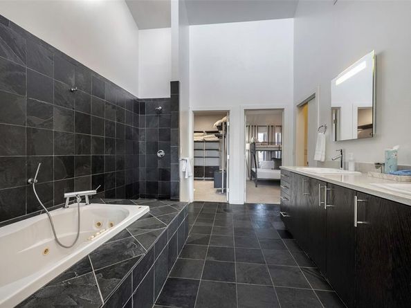 506  1st Avenue , Dallas Texas 75226