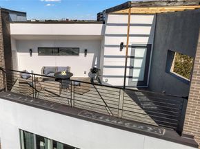 506  1st Avenue , Dallas Texas 75226