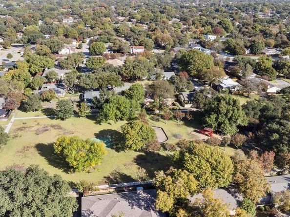 15655  Regal Hill Circle , Dallas Texas 75248