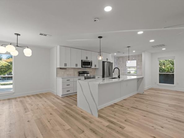 15655  Regal Hill Circle , Dallas Texas 75248